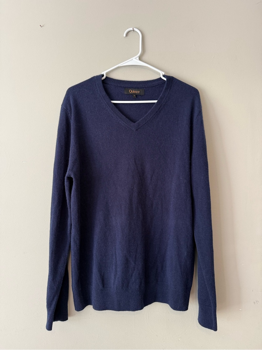 Quince Womens V-Neck Cashmeree Sweater in Navy